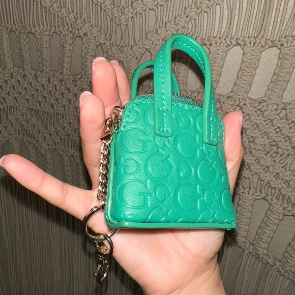 GUESS Keychain - Picture 3 of 6
